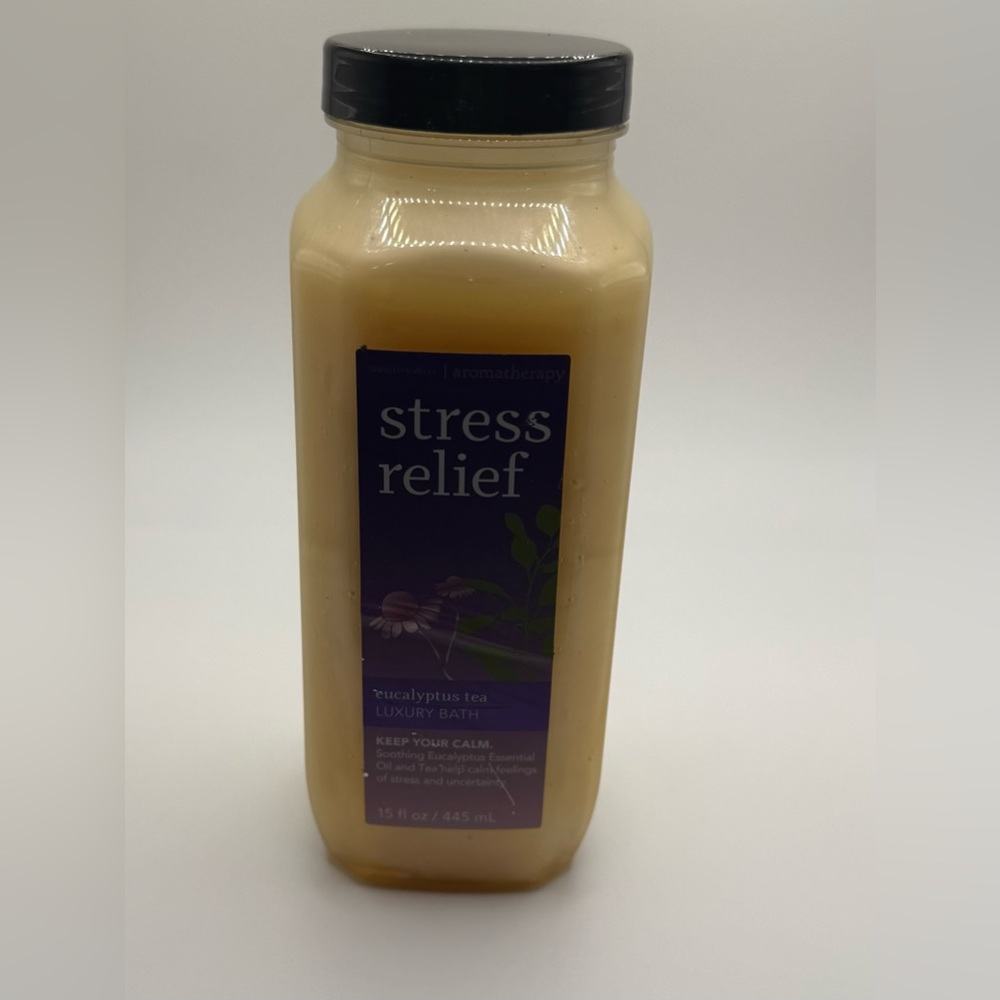 Bath Body Works Aromatherapy Stress Relief Eucalyptus Tea Luxury Bath 15 OZ